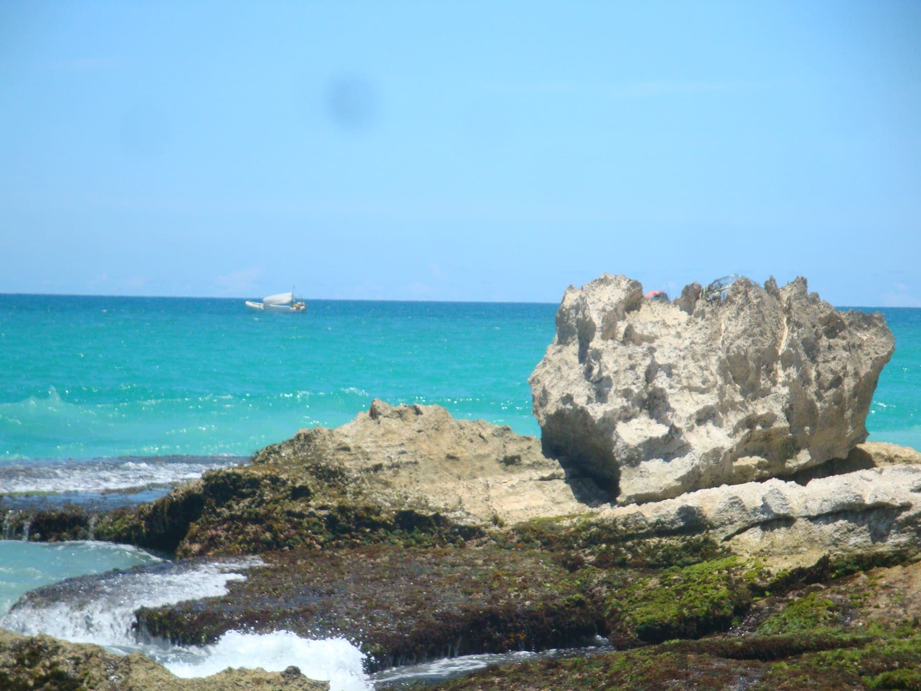The rocky Indian Ocean coast at Garacad